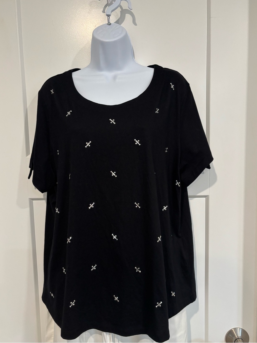 Karen Scott Black knotted Short-Sleeve Scoop Neck Top with Silver bling